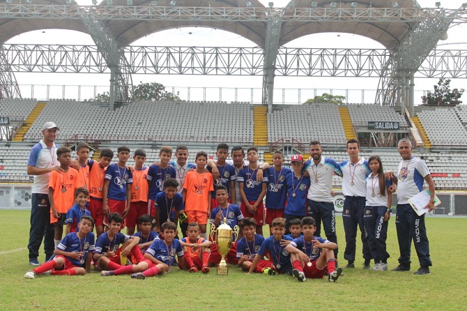 Foto_1_-_Sub_13_subcampeón_Serie_Élite_2019.jpg