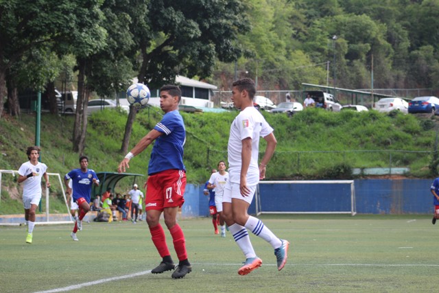 Foto_2.-_Devinson_Martinez_Sub-19_vs_ECSC-cro.jpg